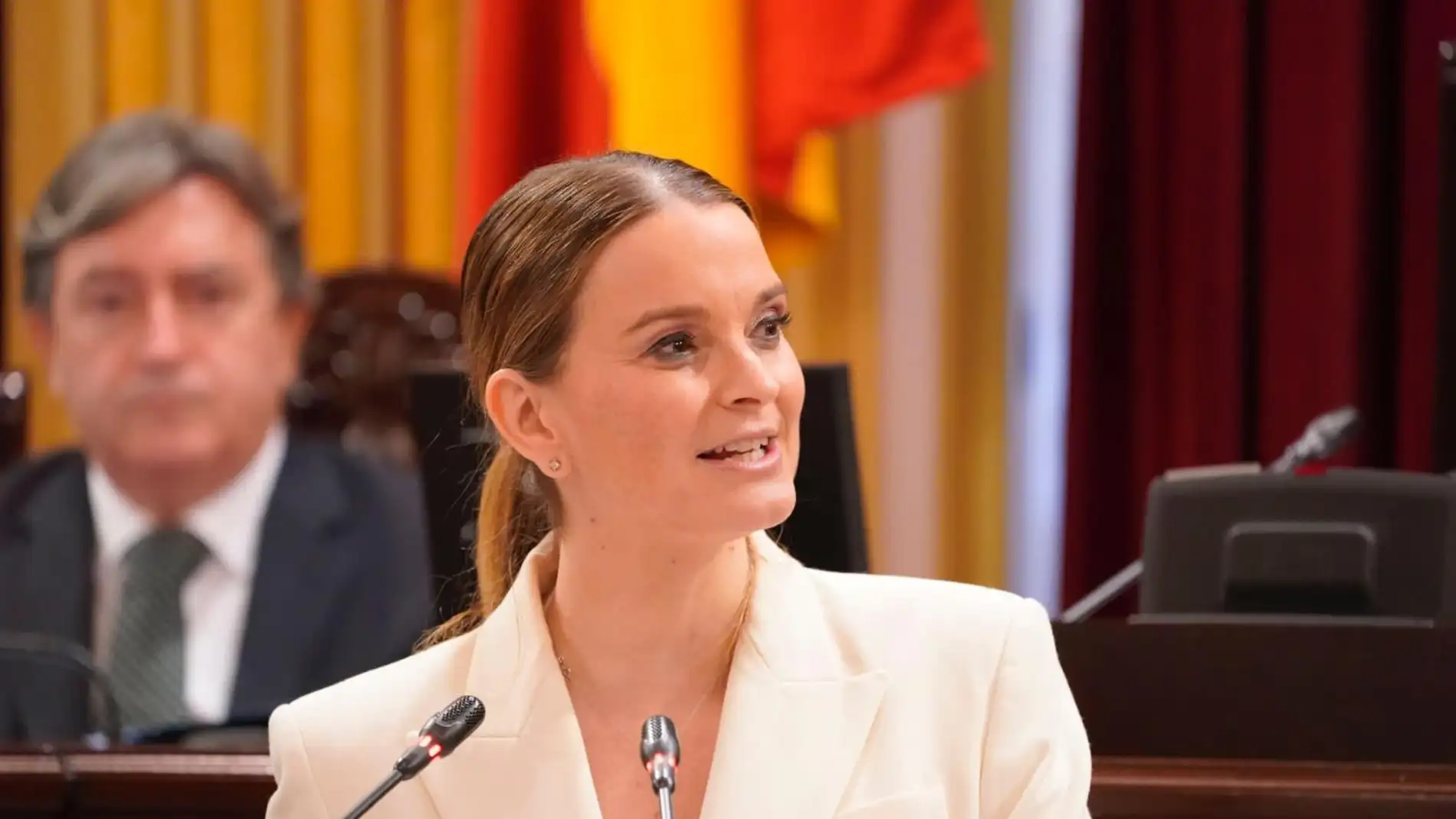 La popular Marga Prohens durante su discurso de investidura en el Parlament balear 