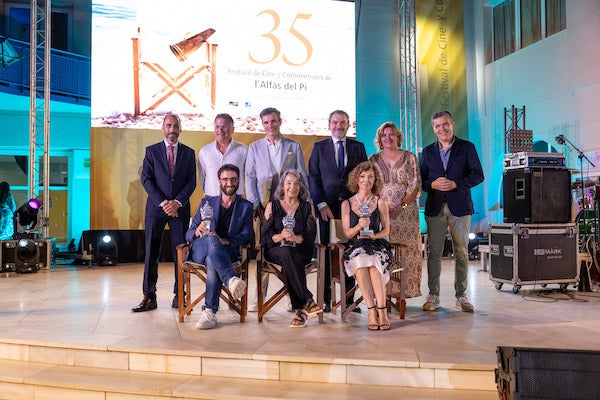 Los actores Petra Martínez y Dani Rovira recogen el Faro de Plata del Festival de Cine de l'Alfàs Los actores Petra Martínez y Dani Rovira recogen el Faro de Plata del Festival de Cine de l'Alfàs