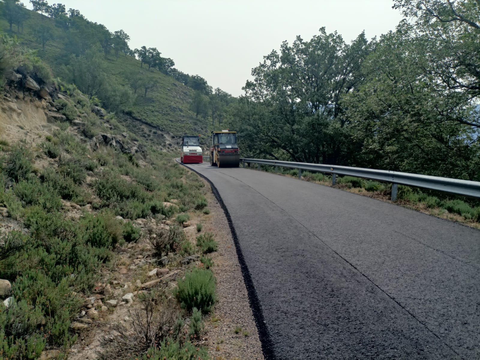 La Diputación de Cáceres rehabilita el firme y procede a la limpieza de cunetas en la carretera CC-102, Puerto de Honduras La Diputación de Cáceres rehabilita el firme y procede a la limpieza de cunetas en la carretera CC-102, Puerto de Honduras