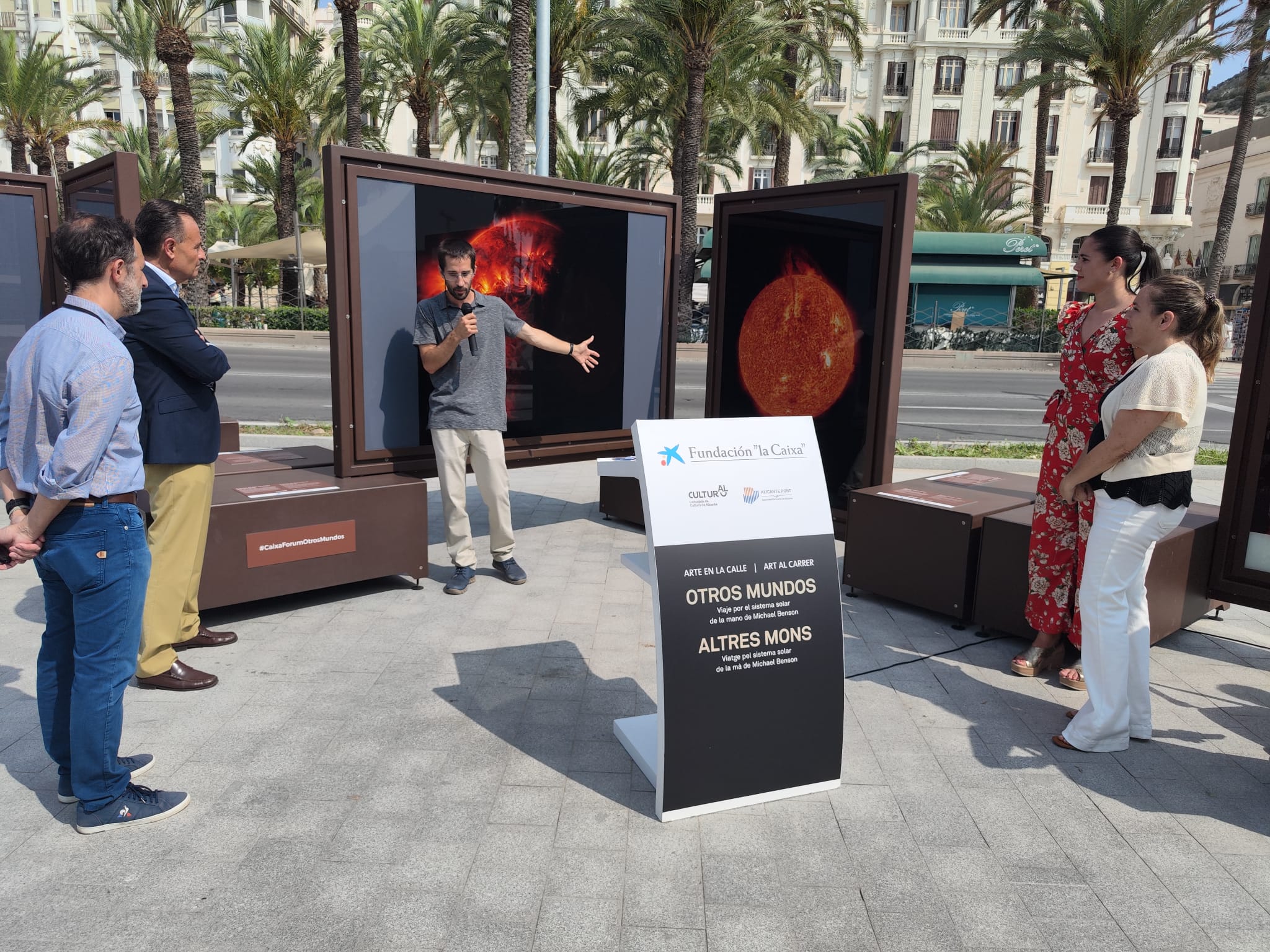 El Paseo del Puerto de Alicante acoge la expo: 'Otros mundos. Viaje por el sistema solar de la mano de Michel Benson' El Paseo del Puerto de Alicante acoge la expo: 'Otros mundos. Viaje por el sistema solar de la mano de Michel Benson'