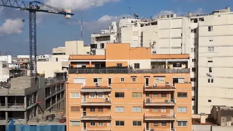 Imagen de archivo de construcción de viviendas en Canarias Imagen de archivo de construcción de viviendas en Canarias