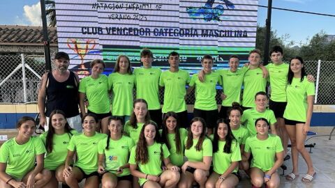 Integrantes del equipo infantil del CT Nataci&oacute;n de Elche