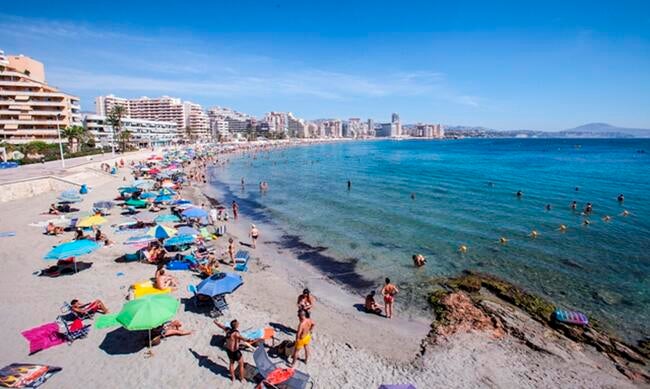 El Ayuntamiento de Calpe rescinde el contrato con la empresa gestora de la piscina por incumplimiento El Ayuntamiento de Calpe rescinde el contrato con la empresa gestora de la piscina por incumplimiento