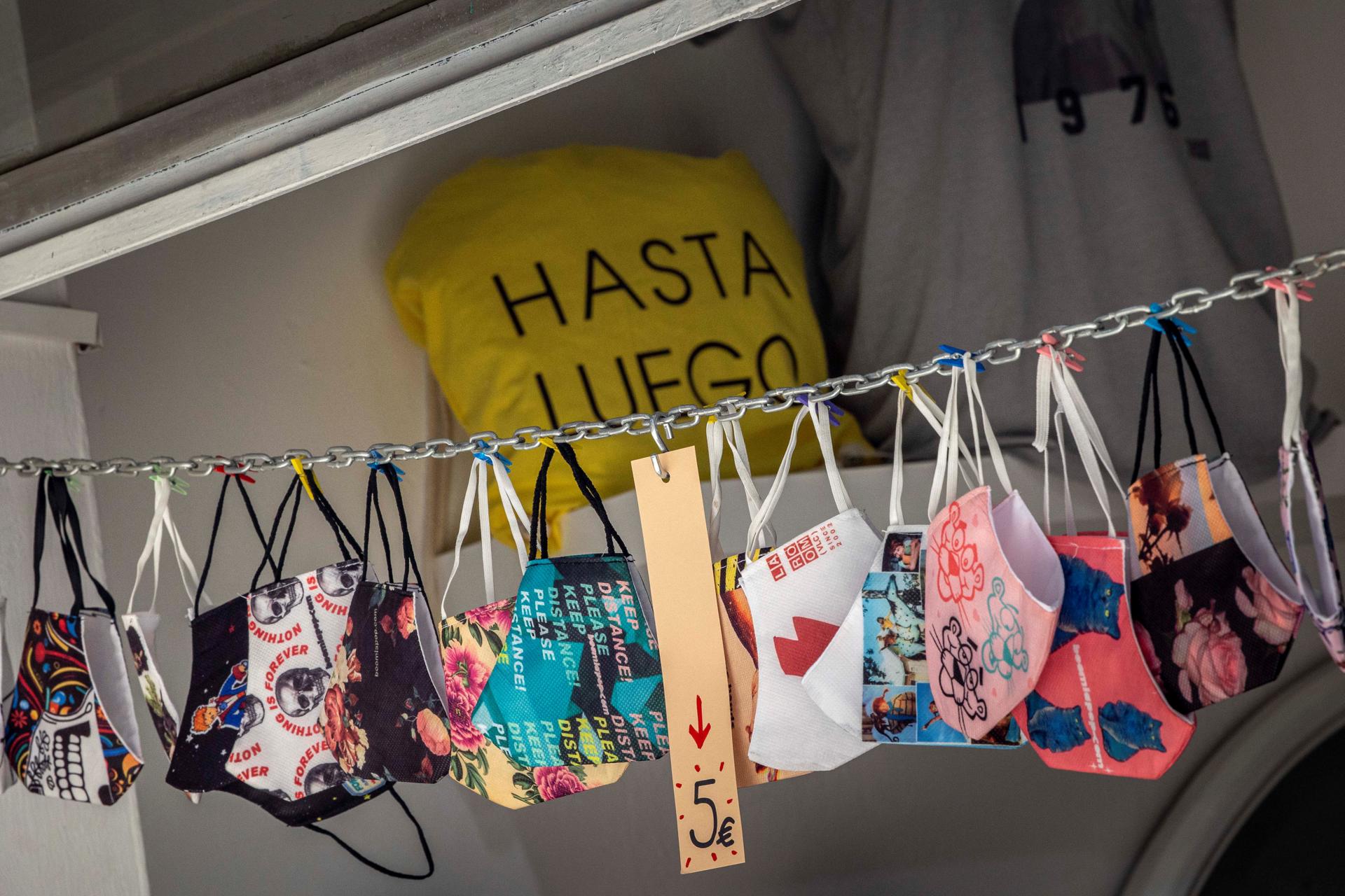 El BOE detalla qué personas y en qué situaciones es recomendable seguir usando la mascarilla El BOE detalla qué personas y en qué situaciones es recomendable seguir usando la mascarilla