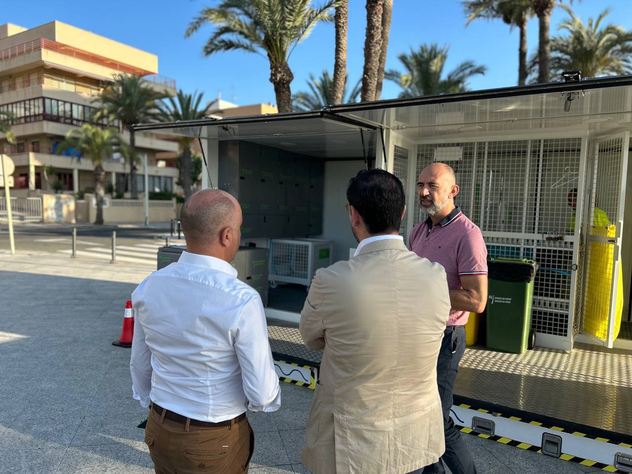 Los Arenales del Sol de Elche va a contar durante el verano con un servicio del punto limpio informatizado Los Arenales del Sol de Elche va a contar durante el verano con un servicio del punto limpio informatizado