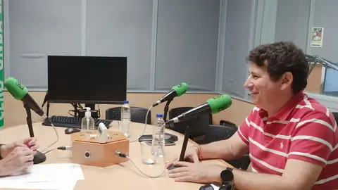 Vicente Pérez Palomar, concejal de M. Ambiente y Patrimonio Histórico y Medio Ambiente y Limpieza Viaria en el Ayuntamiento de Alcalá de Henares Vicente Pérez Palomar en Más de uno Alcalá