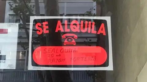 Molts pisos de Barcelona estan buits tot i l’elevada demanda Molts pisos de Barcelona estan buits tot i l’elevada demanda