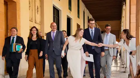 Marga Prohens, investida como presidenta de Baleares gracias a la abstención de Vox Marga Prohens, investida como presidenta de Baleares gracias a la abstención de Vox