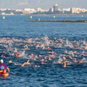 Nadadores en la Travesía a Tabarca 2022