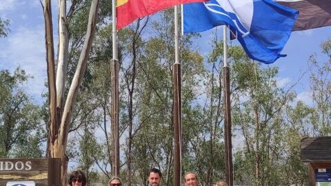 En la playa de Campanario ya luce su Bandera Azul 
