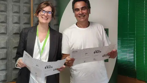 Demetrio Gómez, concelleiro de Festas de Pontevedra e Luz Pérez Costas desde a organización da Festa dos Libros Pontevedra celebra a Festa dos Libros durante toda a fin de semana na Ferrería