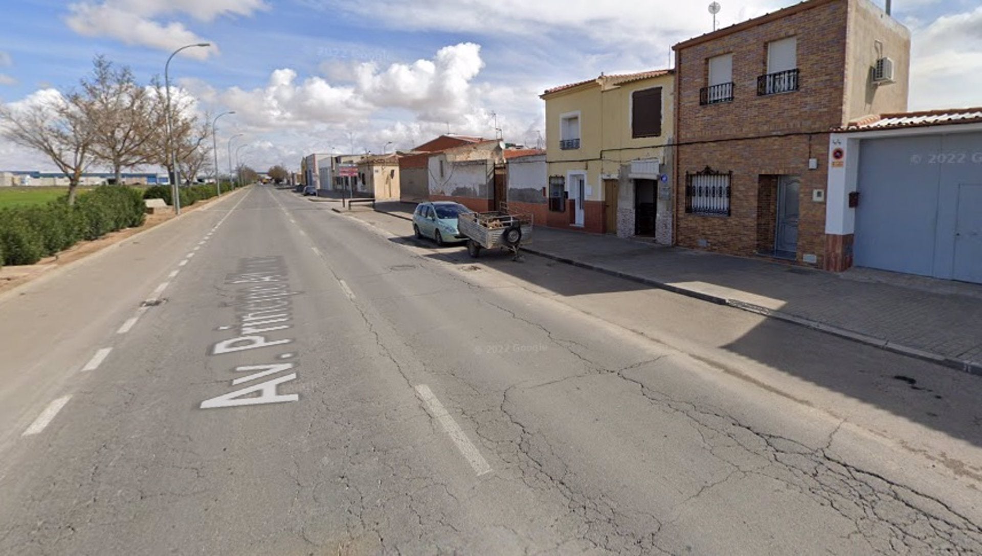 Desalojados vecinos de Tomelloso tras una fuga de gas en plena calle al perforarse una tubería Desalojados vecinos de Tomelloso tras una fuga de gas en plena calle al perforarse una tubería