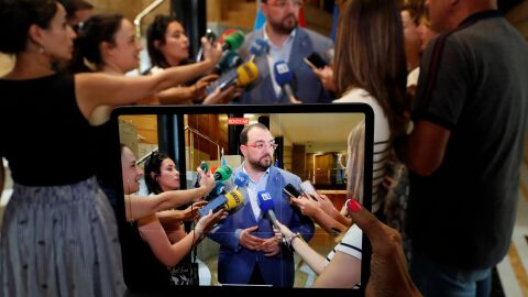 Atenci&oacute;n a medios de Adri&aacute;n Barb&oacute;n