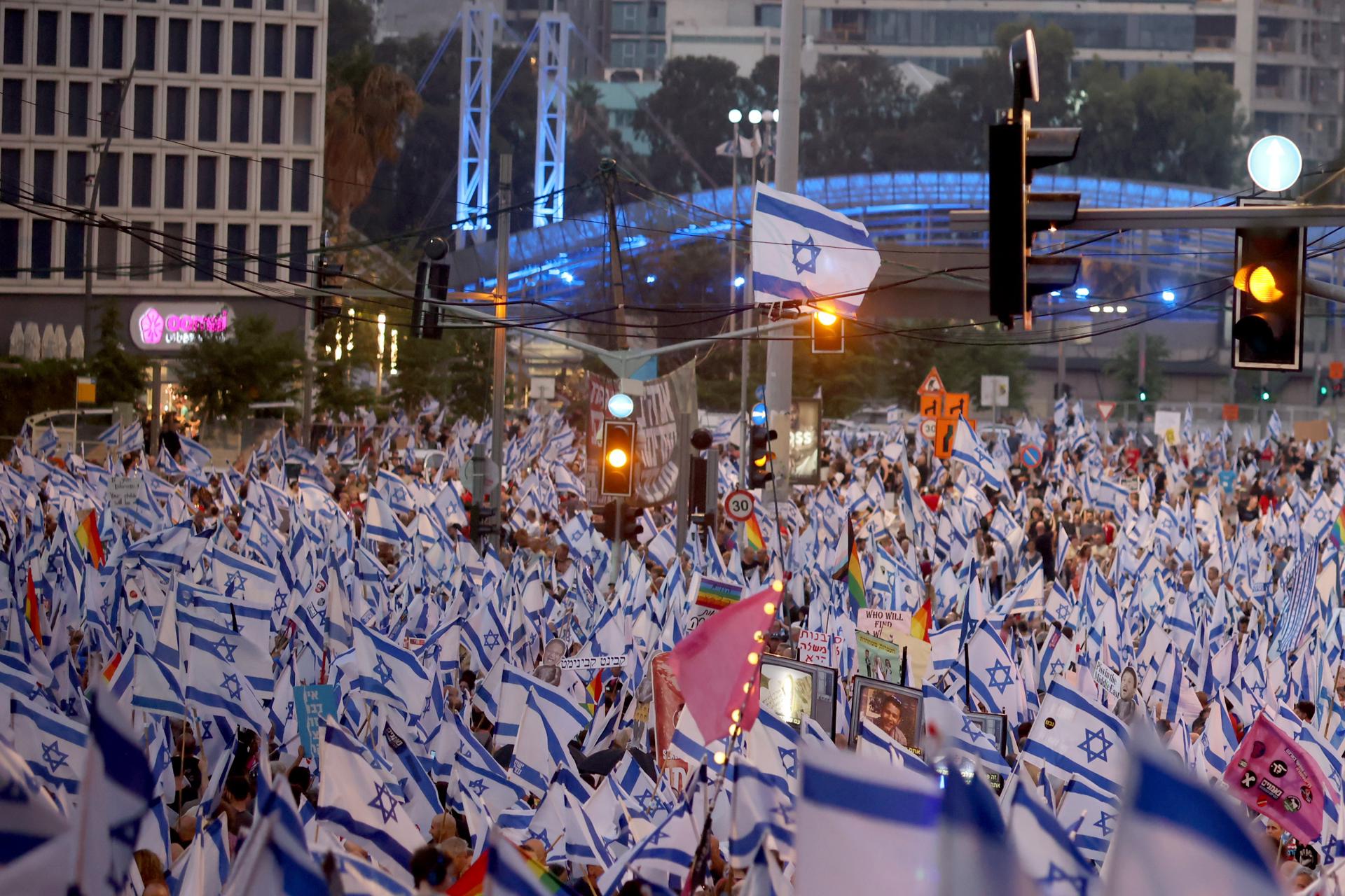 La polémica reforma judicial de Netanyahu que ha llevado a los israelíes a las calles La polémica reforma judicial de Netanyahu que ha llevado a los israelíes a las calles