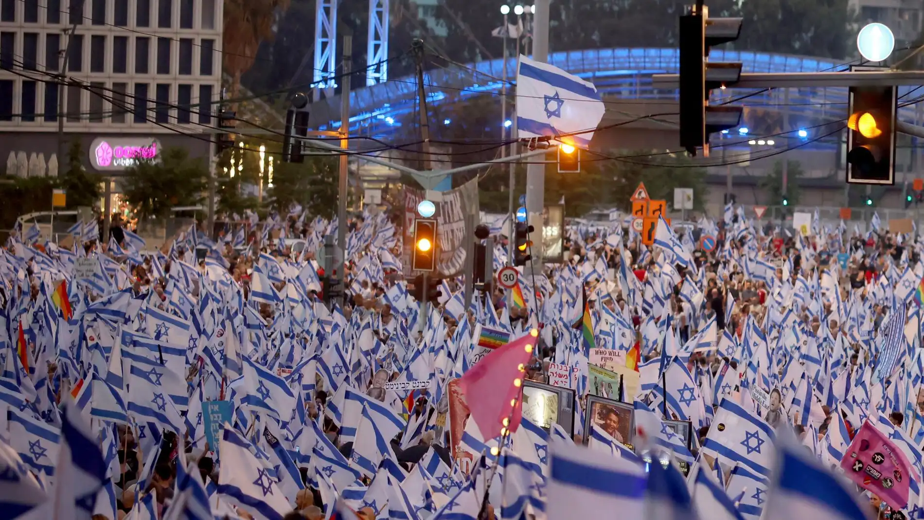 Manifestación masiva en las calles de Tel Aviv