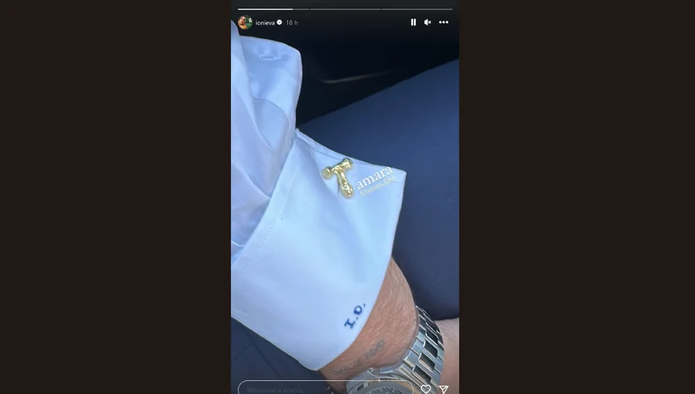 Captura de pantalla del Instagram de Íñigo Onieva en la que se uno de los gemelos que lució en su boda con Tamara Falcó