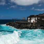 Hotelito de Puntagrande en la isla de El Hierro, el más pequeño del mundo.