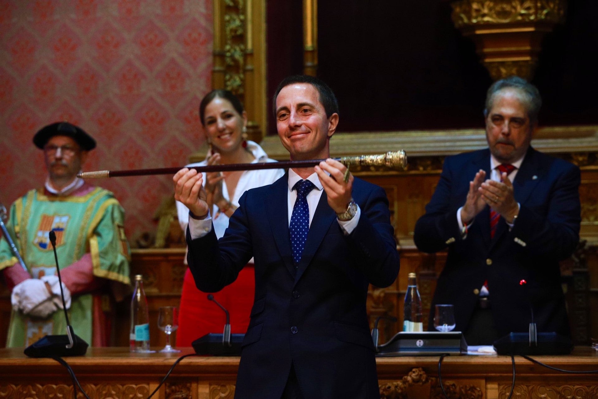 El 'popular' Llorenç Galmès ya es presidente del consell de Mallorca y gobernará con Vox El 'popular' Llorenç Galmès ya es presidente del consell de Mallorca y gobernará con Vox