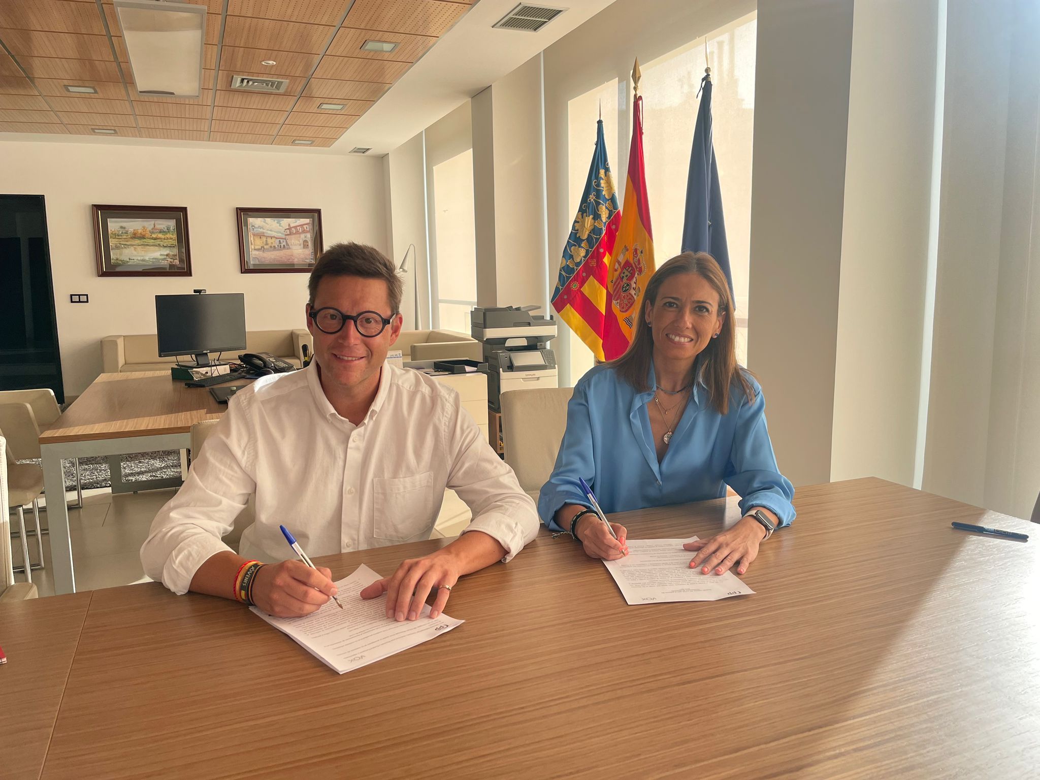 PP y VOX llegan a un acuerdo en Almassora: la extrema derecha asume 11 áreas de gobierno PP y VOX llegan a un acuerdo en Almassora: la extrema derecha asume 11 áreas de gobierno