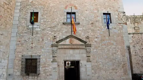 Este martes en pleno de la Diputación de Cáceres se aprobará su nueva organización Este martes en pleno de la Diputación de Cáceres se aprobará su nueva organización