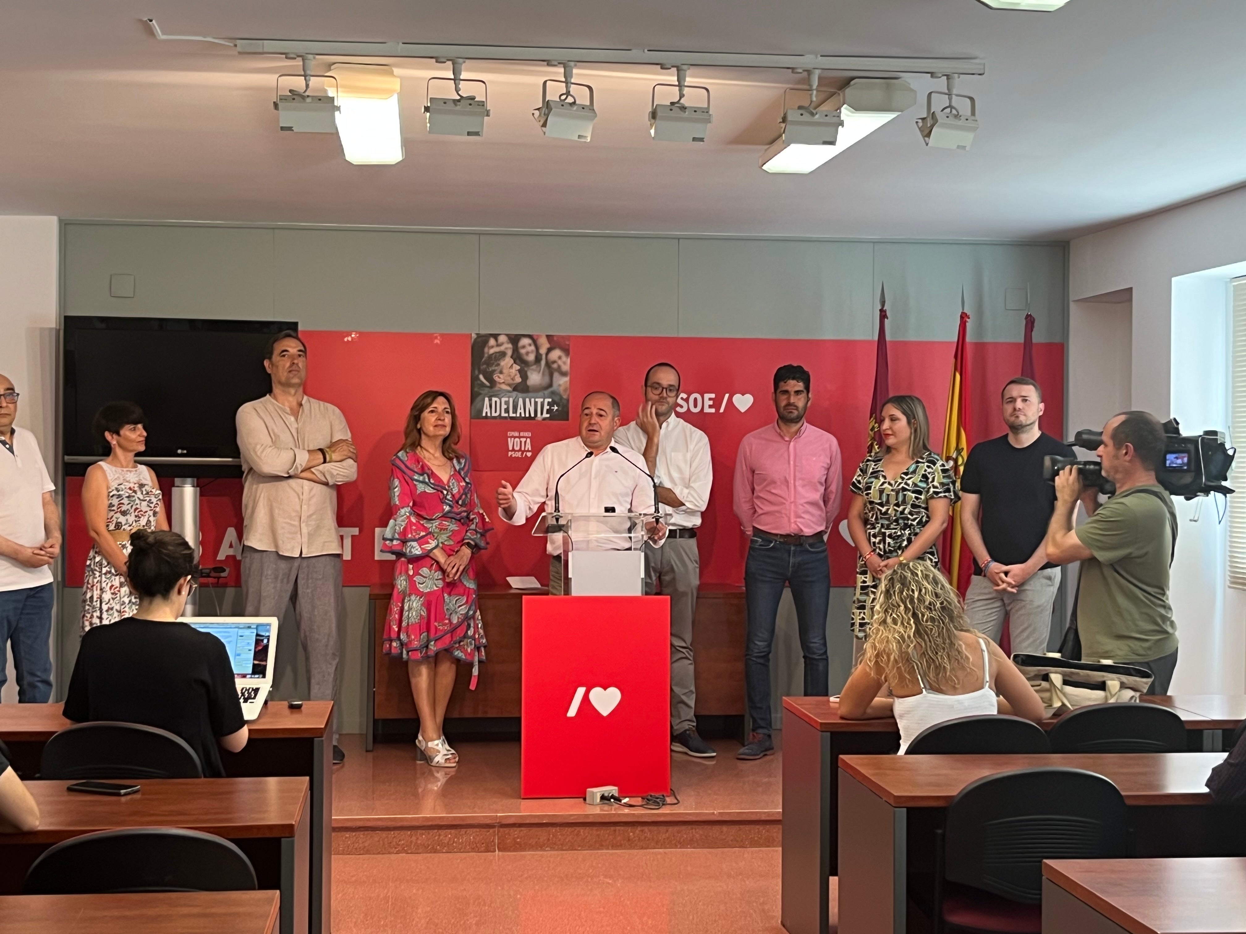 Condenan a la televisión local de Albacete por "un delito de injurias graves con publicidad contra Emilio Sáez" Condenan a la televisión local de Albacete por "un delito de injurias graves con publicidad contra Emilio Sáez"