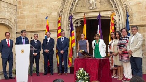 Los diez consellers del Govern balear de Marga Prohens toman posesi&oacute;n en los jardines del Consolat de Mar