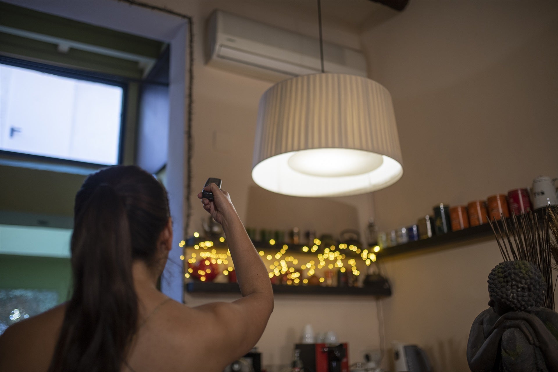 ¿Apagar el aire acondicionado cuando no se está en casa ahorra energía? Tres ingenieros hacen números ¿Apagar el aire acondicionado cuando no se está en casa ahorra energía? Tres ingenieros hacen números