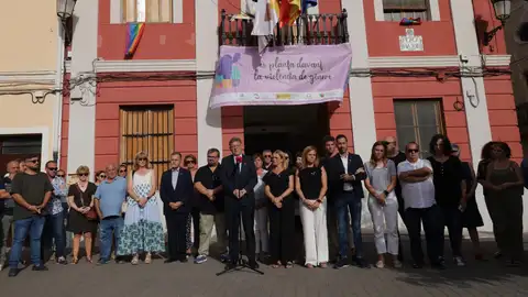 Los familiares de la mujer asesinada este domingo en Antella, se alojan en la Casa Rural del muicipio Concentración Antella Violencia Machista