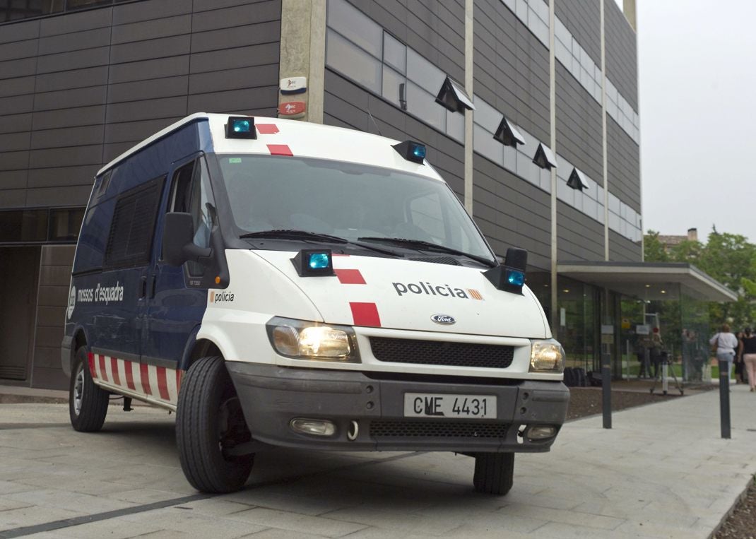 Detingut un home per traficar amb persones per explotar-les laboralment a França Detingut un home per traficar amb persones per explotar-les laboralment a França