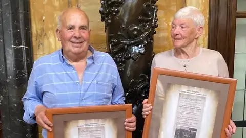 Joaquín Fernández y Josefina Lombán, el premio honorífico de Compañía Asturiana de Comedias. Joaquín Fernández y Josefina Lombán, el premio honorífico de Compañía Asturiana de Comedias.