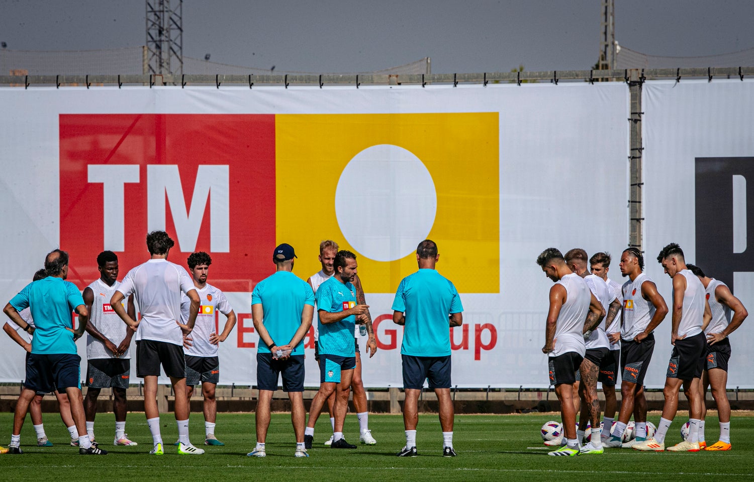 Yunus se incorpora a los entrenamientos con su futuro en el aire Yunus se incorpora a los entrenamientos con su futuro en el aire