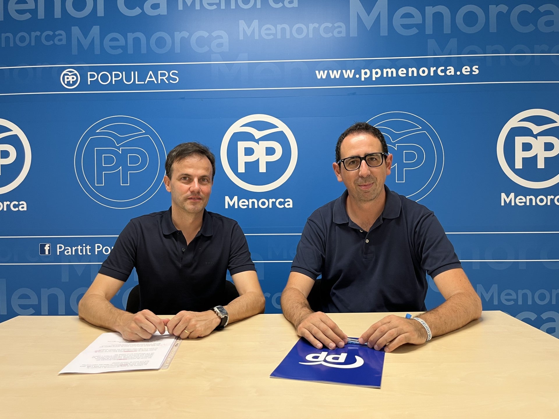 El PP aboga por construir una nueva torre de control convencional en el aeropuerto de Menorca El PP aboga por construir una nueva torre de control convencional en el aeropuerto de Menorca