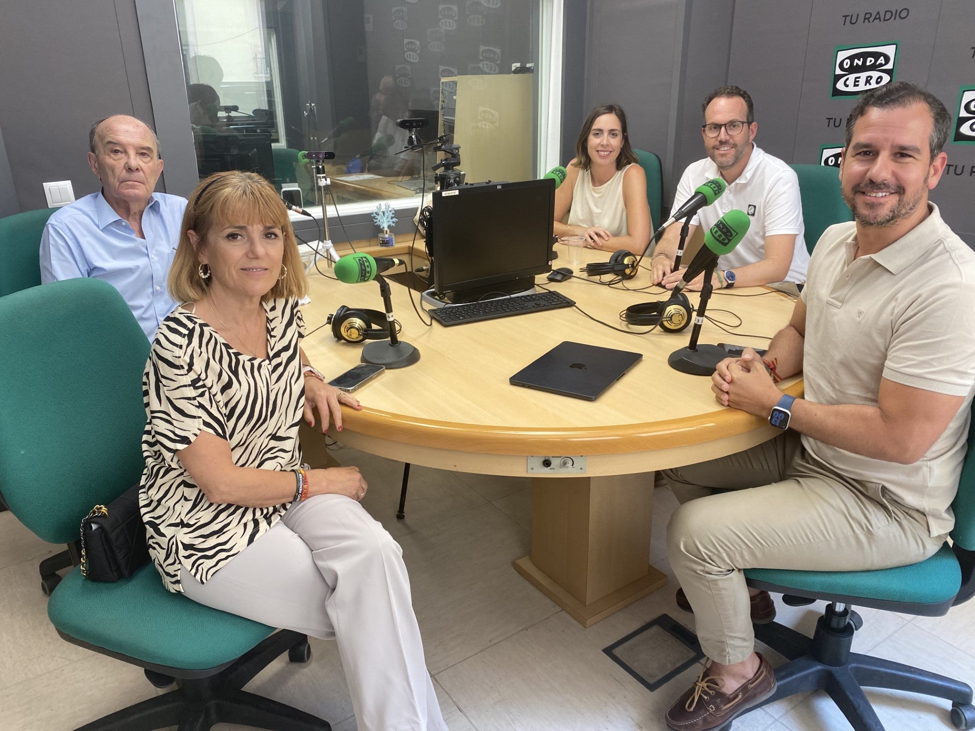 ¿Hay motivos para denegar la implantación del Grado en Enfermería en la UMH de Elche? ¿Hay motivos para denegar la implantación del Grado en Enfermería en la UMH de Elche?