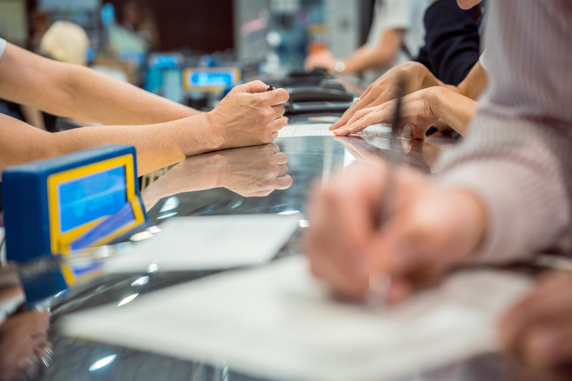 Correos abrirá el fin de semana sus oficinas de la provincia de Valencia para facilitar el voto por correo Correos abrirá el fin de semana sus oficinas de la provincia de Valencia para facilitar el voto por correo