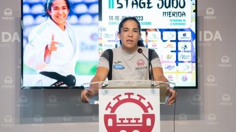 Un centenar de judocas de toda Espa&ntilde;a participan en un Stage organizado por Cristina Caba&ntilde;a en M&eacute;rida