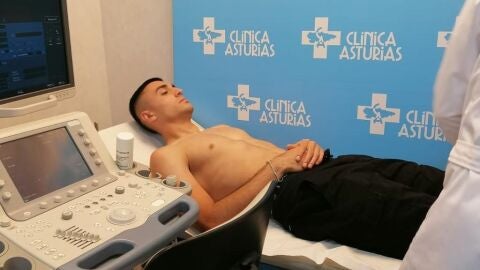 Leo Rom&aacute;n super&oacute; el reconocimiento m&eacute;dico con el Oviedo