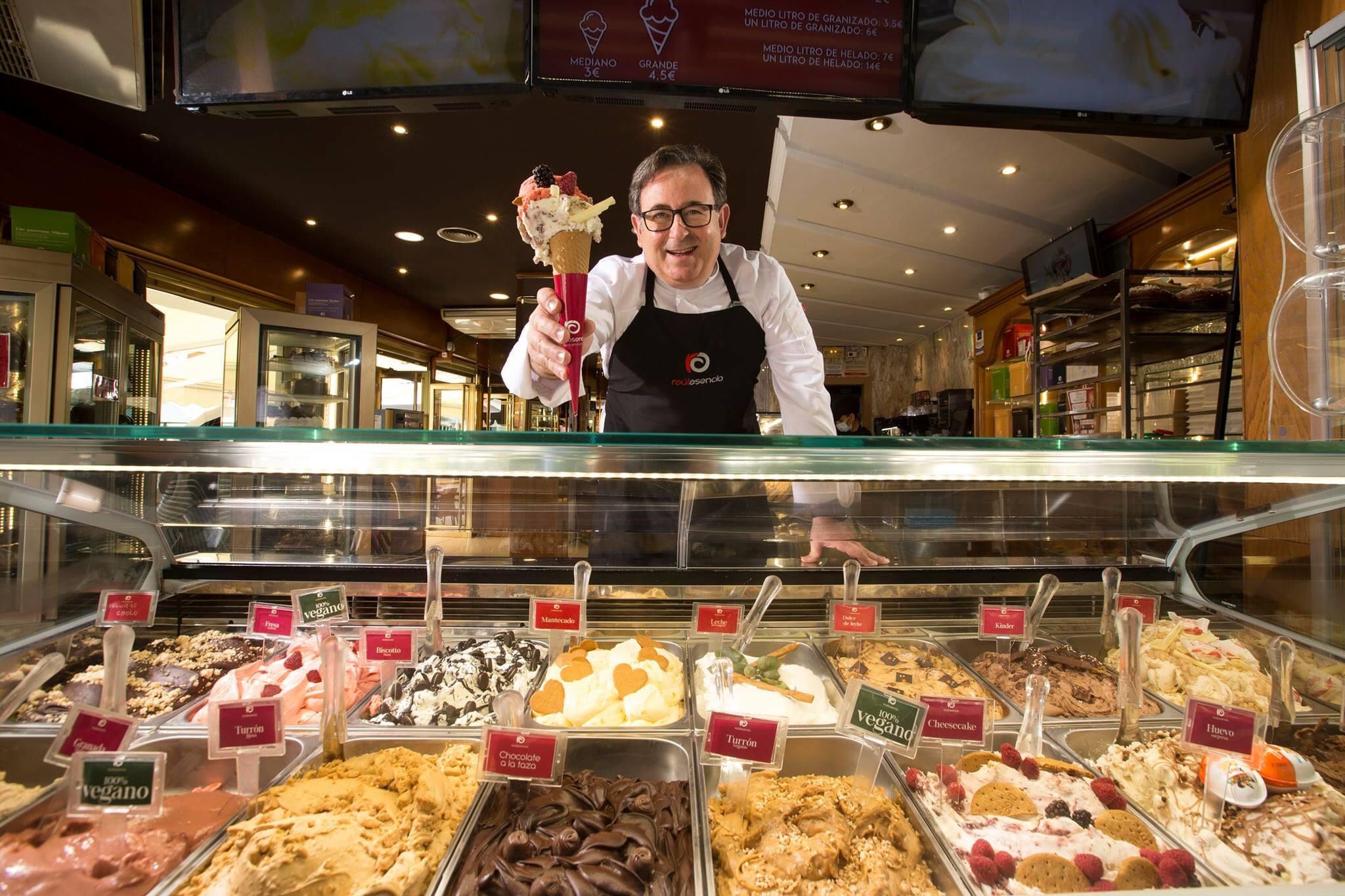 Raúl Asencio, mejor heladero de España para 'Expansión' Raúl Asencio, mejor heladero de España para 'Expansión'