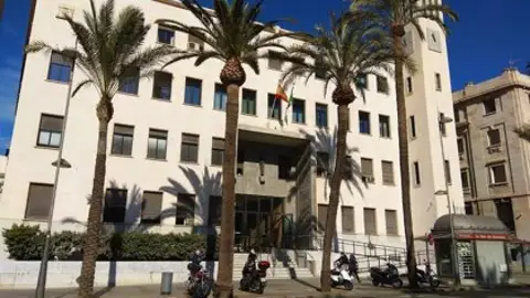 La Audiencia Provincial de Almería condena a cinco años de cárcel a un osteópata de Almería que abusó de una paciente Onda Cero Almería