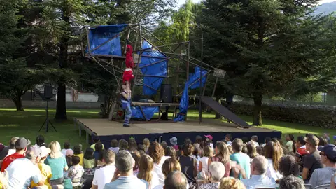 Estrena d'Amal, dirigida per La Baldufa Estrena d'Amal, dirigida per La Baldufa