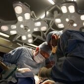 Médicos de Birmingham realizan un transplante a la Reina de Inglaterra