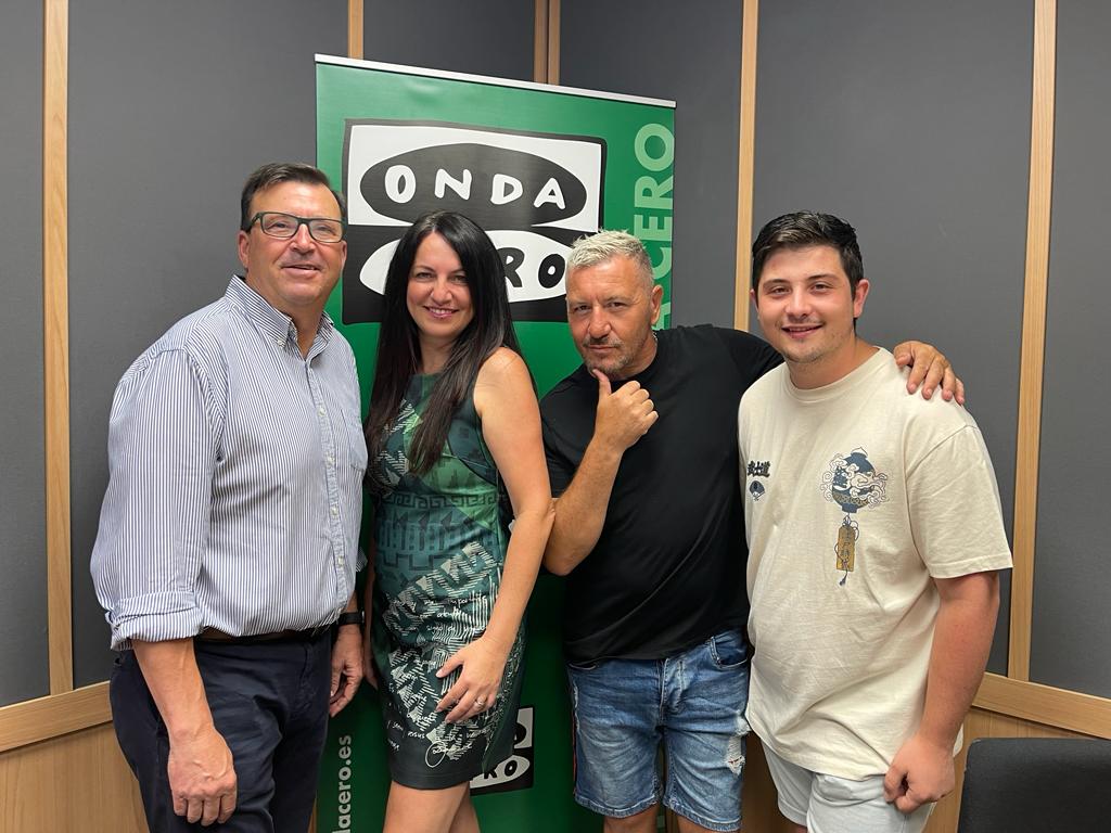 Miguel Noguera visita las diferentes fiestas tradicionales de las partidas y barrios en plenas celebraciones de verano Miguel Noguera visita las diferentes fiestas tradicionales de las partidas y barrios en plenas celebraciones de verano