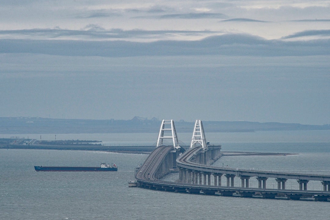 Rusia acusa a los servicios secretos ucranianos del ataque contra el puente de Crimea Rusia acusa a los servicios secretos ucranianos del ataque contra el puente de Crimea