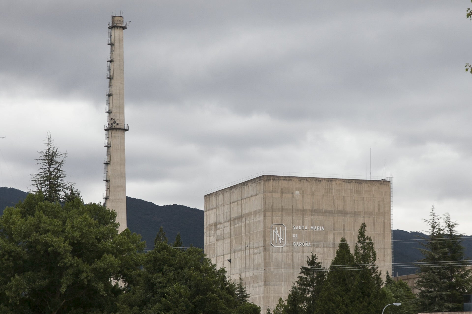 El Gobierno da luz verde al desmantelamiento de la central nuclear de Santa María de Garoña El Gobierno da luz verde al desmantelamiento de la central nuclear de Santa María de Garoña