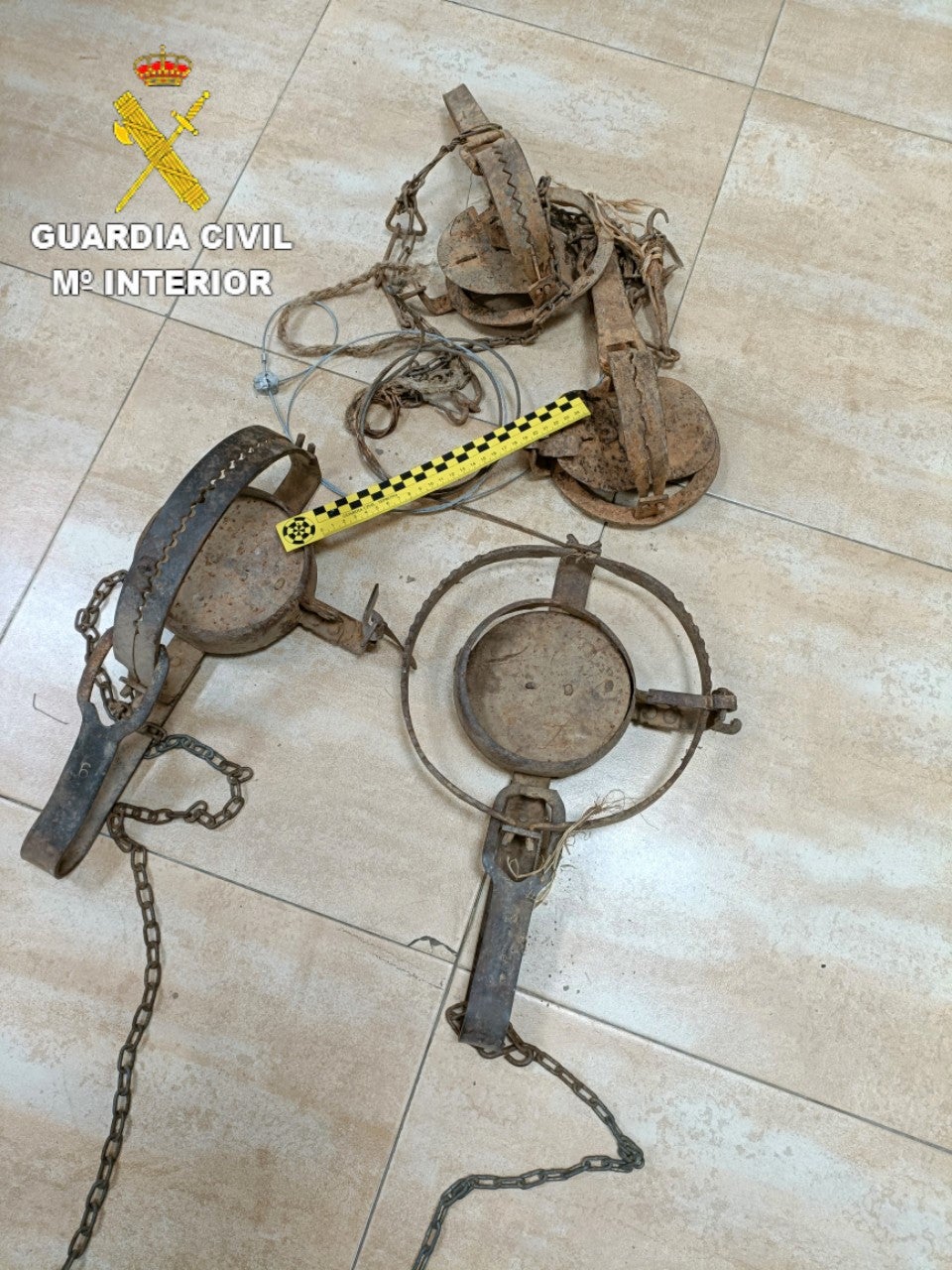 La Guardia Civil interviene a una persona efectos prohibidos para la caza en Zucaina La Guardia Civil interviene a una persona efectos prohibidos para la caza en Zucaina