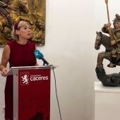 La estatua de San Jorge, patrón de Cáceres, vuelve a ser expuesta al público en el Palacio de la Isla