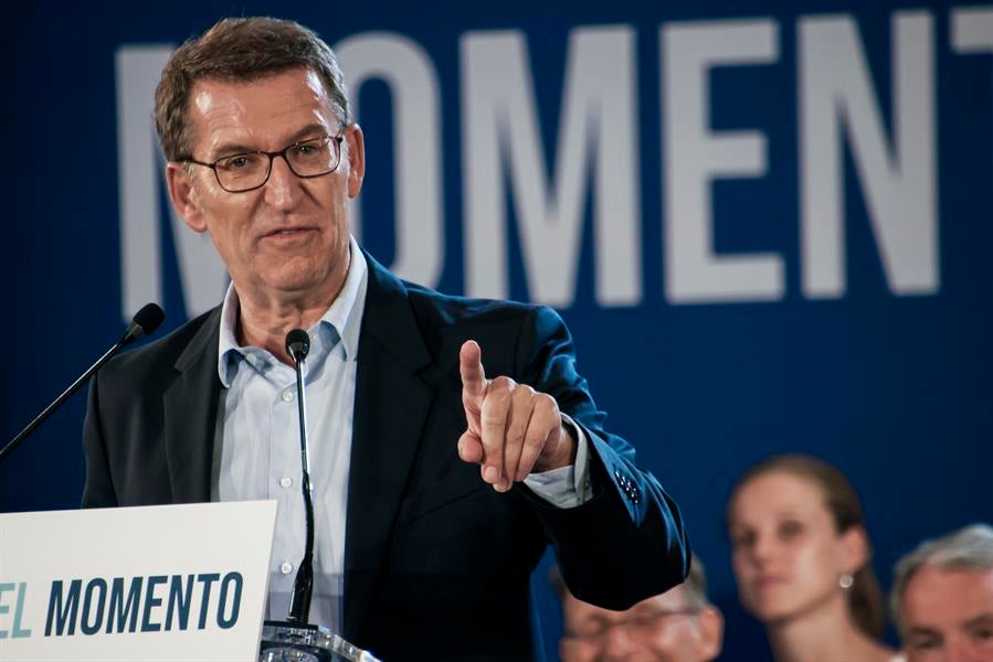 Feijóo acusa al PSOE de "intoxicar" hasta a Ursula von der Leyen Feijóo acusa al PSOE de "intoxicar" hasta a Ursula von der Leyen