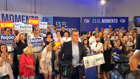 El líder del PP y candidato a la Presidencia del Gobierno, Alberto Núñez Feijóo, en Playa de Palma. El líder del PP y candidato a la Presidencia del Gobierno, Alberto Núñez Feijóo, en Playa de Palma.