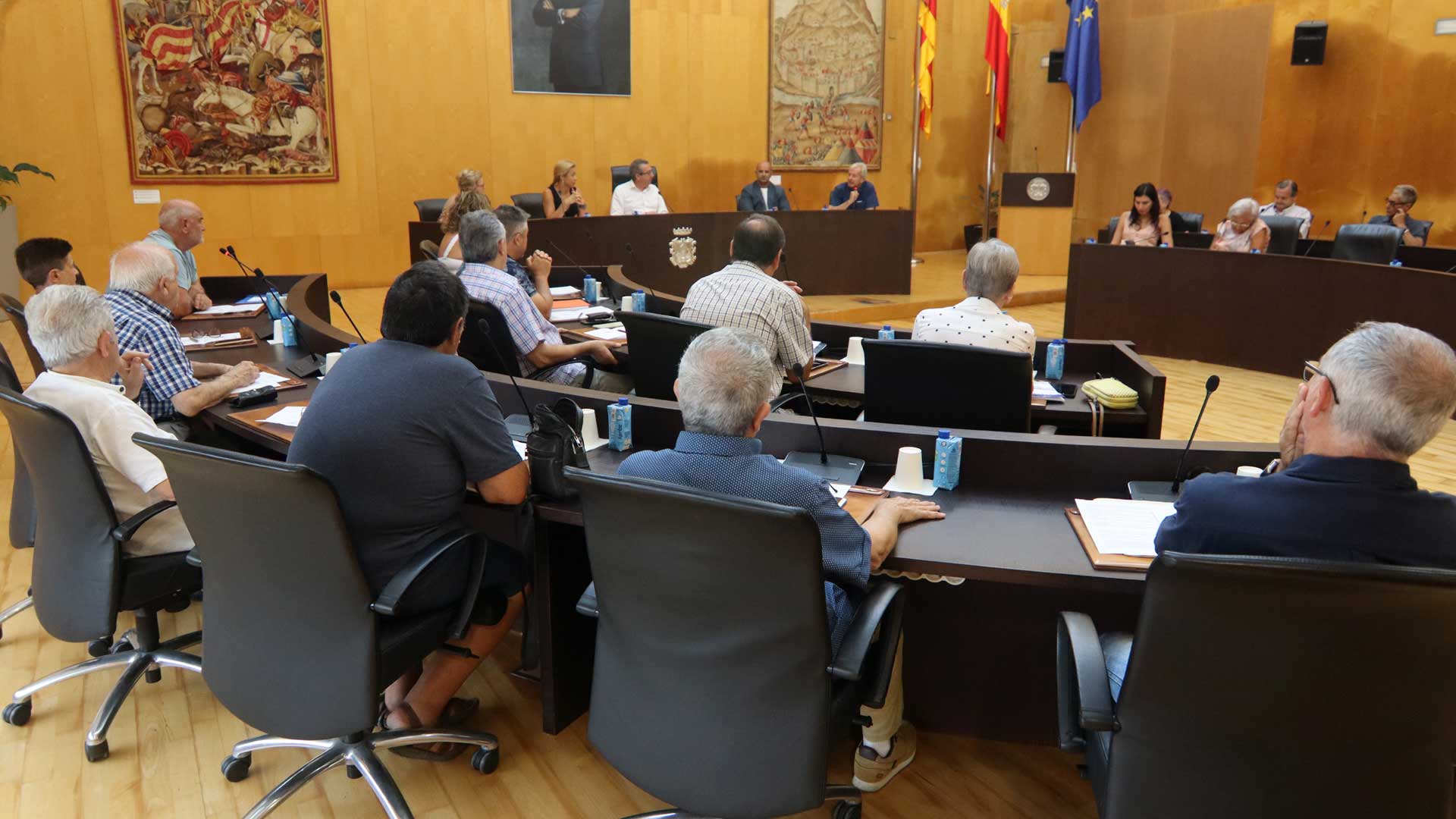 Benidorm revisará la ordenanza sobre ocupación de mesas y sillas en la vía pública Benidorm revisará la ordenanza sobre ocupación de mesas y sillas en la vía pública