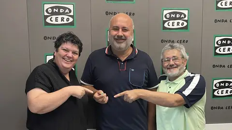 Tomi Segrelles recibe el pin de 'Supervilero Honorífico'. Tomi Segrelles recibe el pin de 'Supervilero Honorífico'.