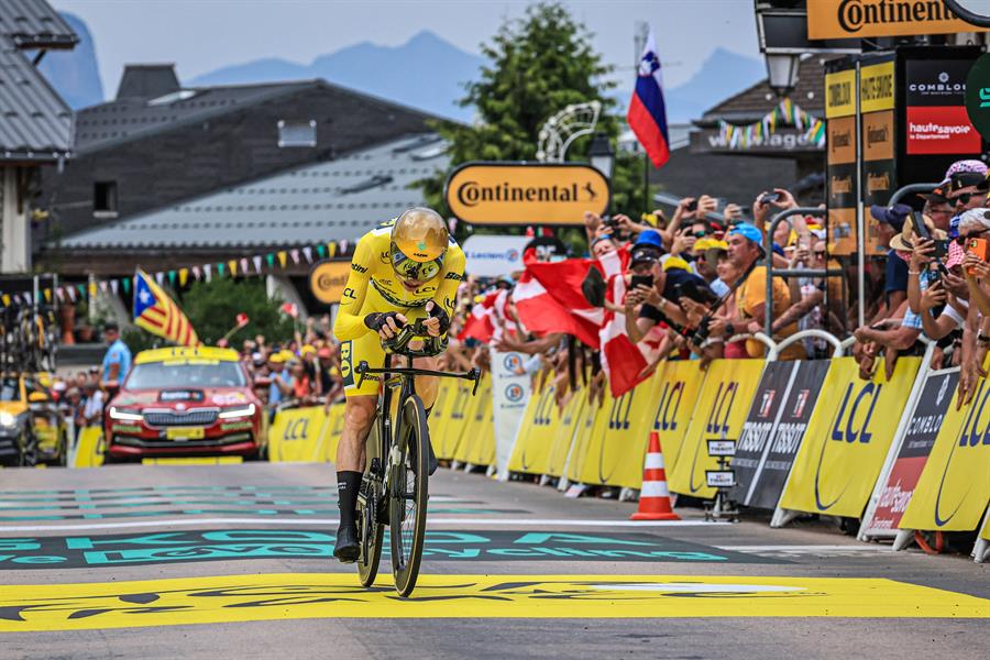 Vingegaard se exhibe para acariciar su segundo Tour Vingegaard se exhibe para acariciar su segundo Tour